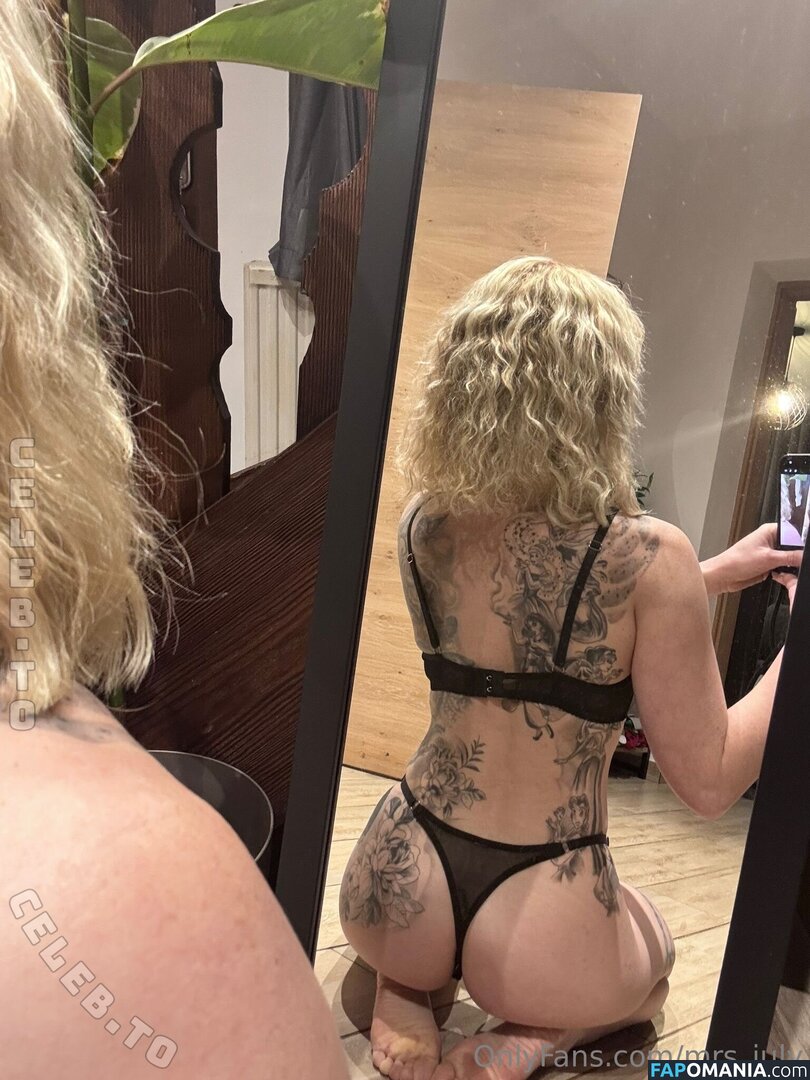 Julia Kern / july_kern_ / mrs_july Nude OnlyFans  Leaked Photo #3