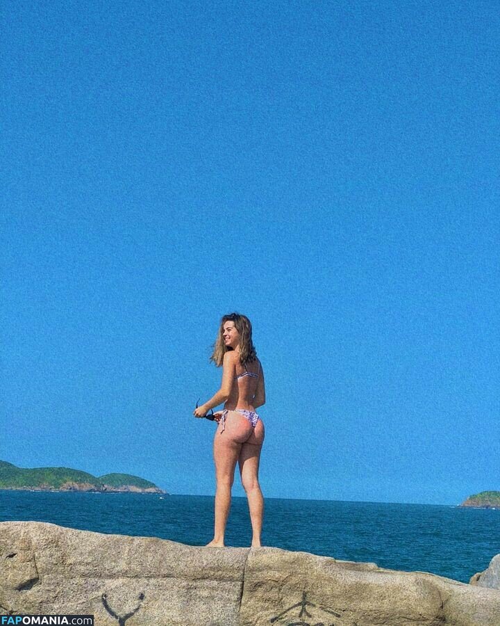Julia Linhares / _julialinhares_ Nude OnlyFans  Leaked Photo #8