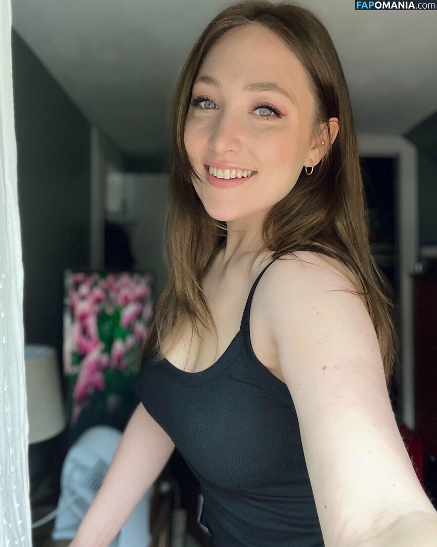 julia_tv / juliatvgames Nude OnlyFans  Leaked Photo #6