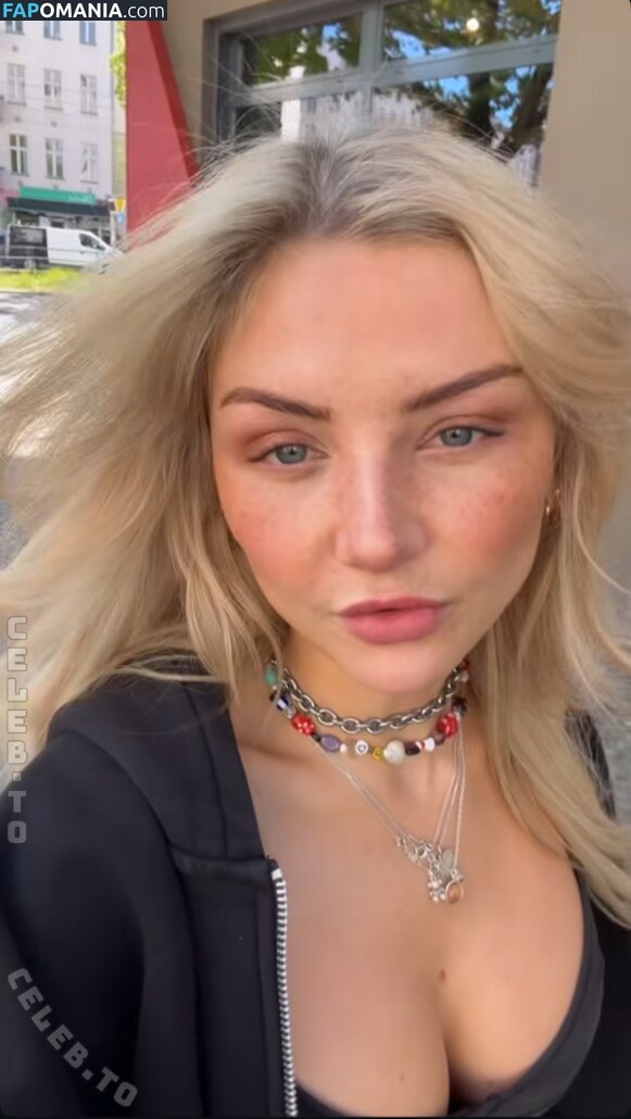 Julia Wulf / juleslw / julesslw Nude OnlyFans  Leaked Photo #7