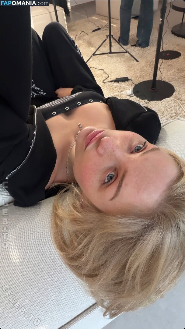 Julia Wulf / juleslw / julesslw Nude OnlyFans  Leaked Photo #14