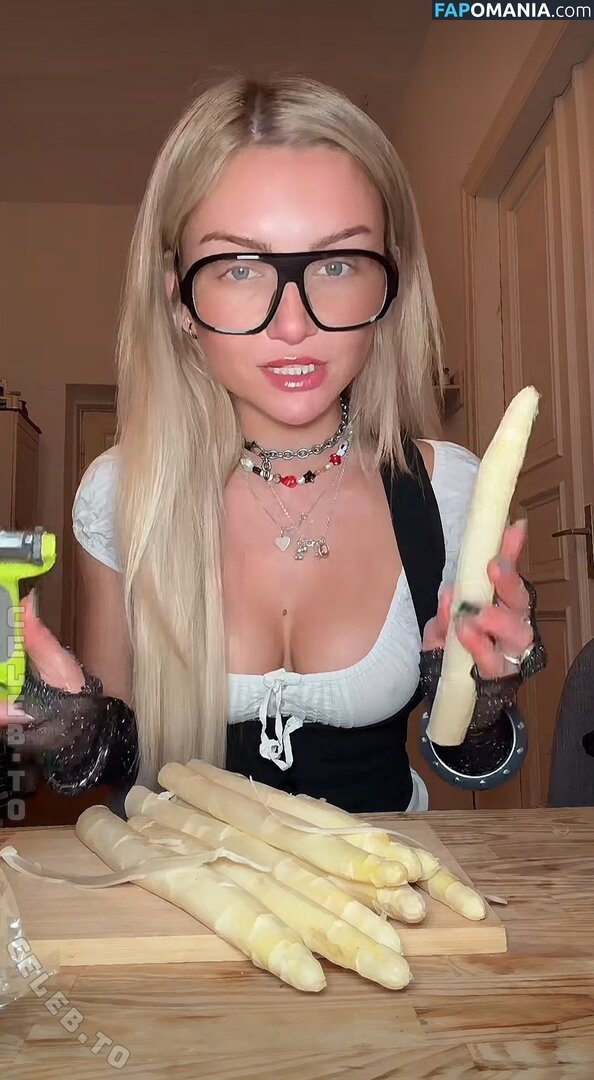 Julia Wulf / juleslw / julesslw Nude OnlyFans  Leaked Photo #20