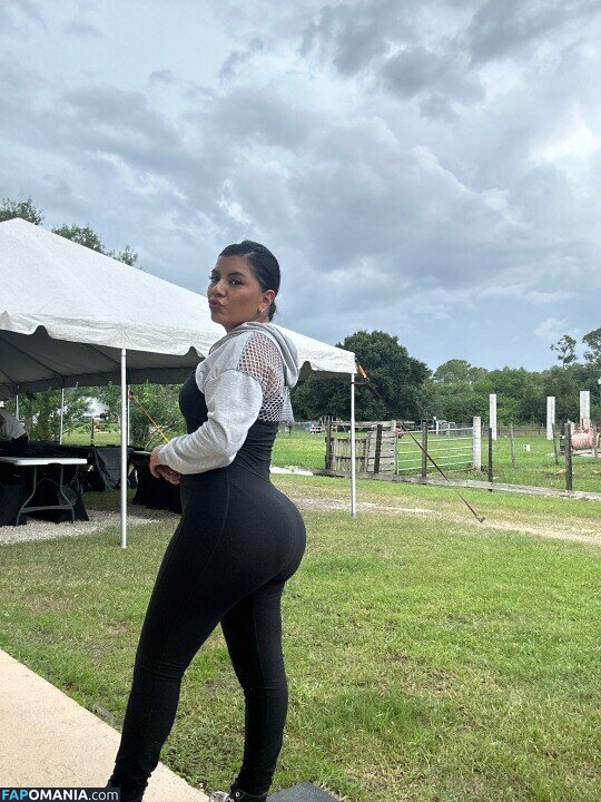 Juliabadbutt Nude OnlyFans  Leaked Photo #1