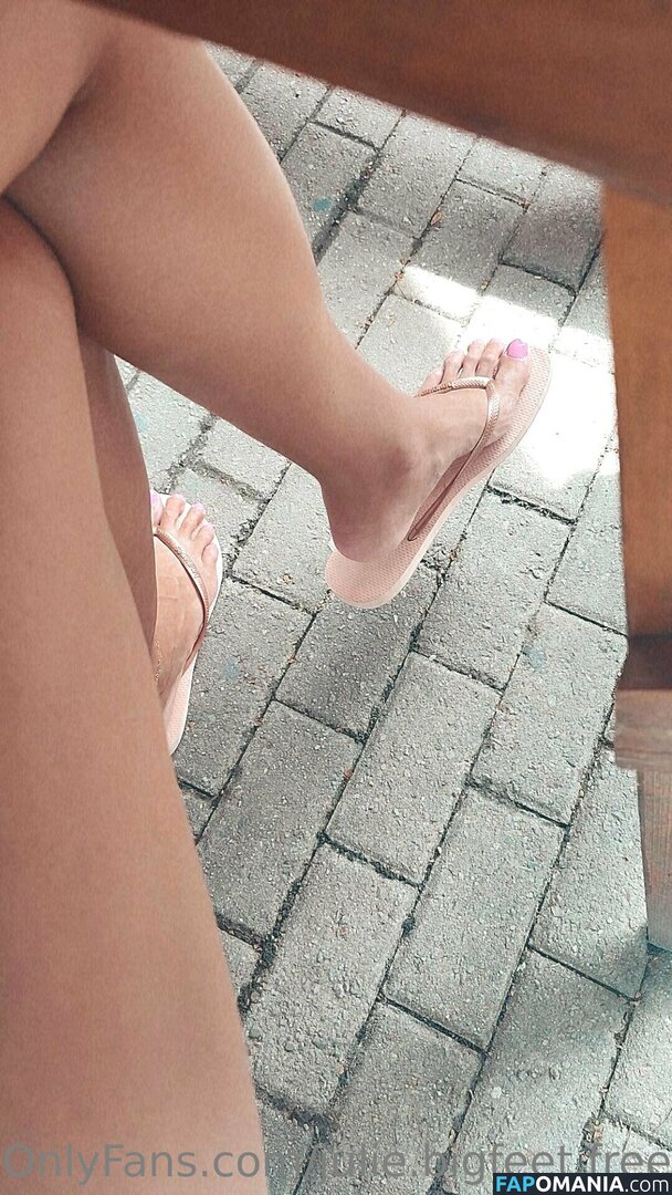 julie.bigfeet.free Nude OnlyFans  Leaked Photo #15