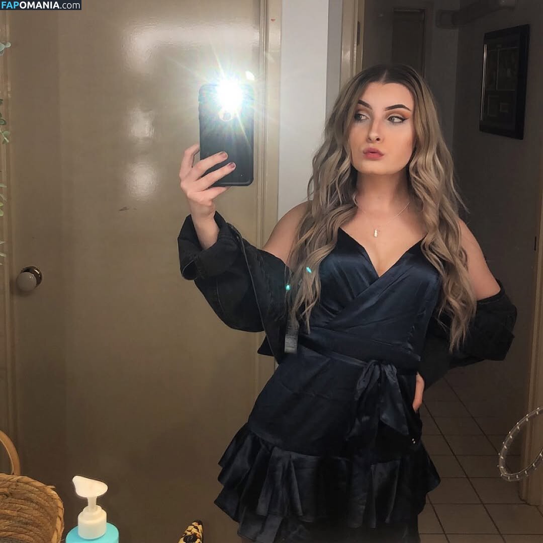 __julsssx / julsxxx Nude OnlyFans  Leaked Photo #1