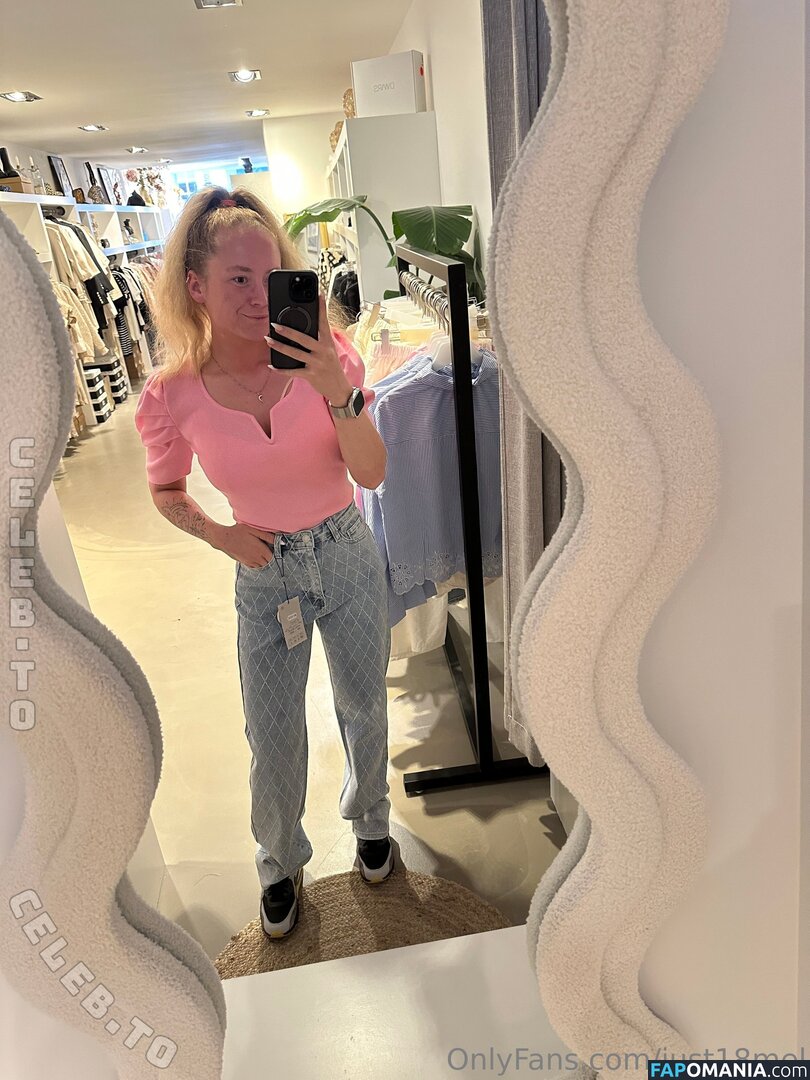 just18mel Nude OnlyFans  Leaked Photo #5