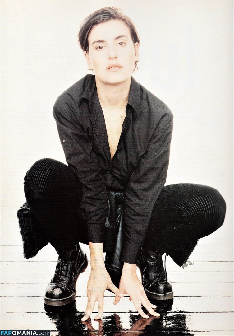 Justine Frischmann Nude OnlyFans  Leaked Photo #2