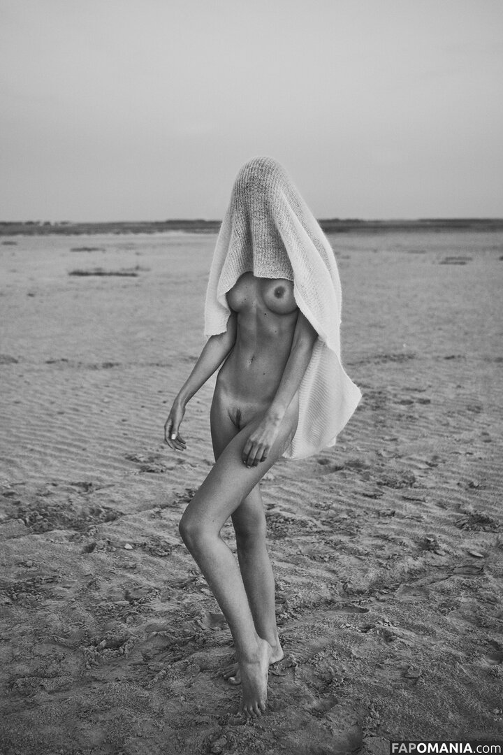 Justine Nicolas / https: / justineNicolas6 / justinenikolaiev Nude OnlyFans  Leaked Photo #8