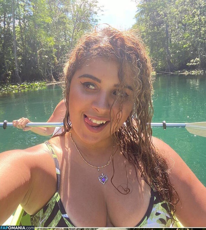JustYeliz / yesjulz Nude OnlyFans  Leaked Photo #1