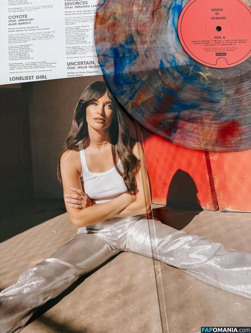 Kacey Musgraves / heavenlyyhazel / spaceykacey Nude OnlyFans  Leaked Photo #14