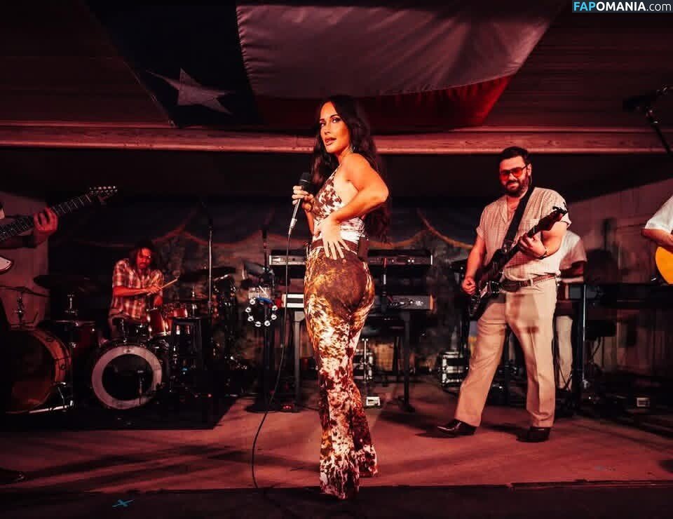 Kacey Musgraves / heavenlyyhazel / spaceykacey Nude OnlyFans  Leaked Photo #34
