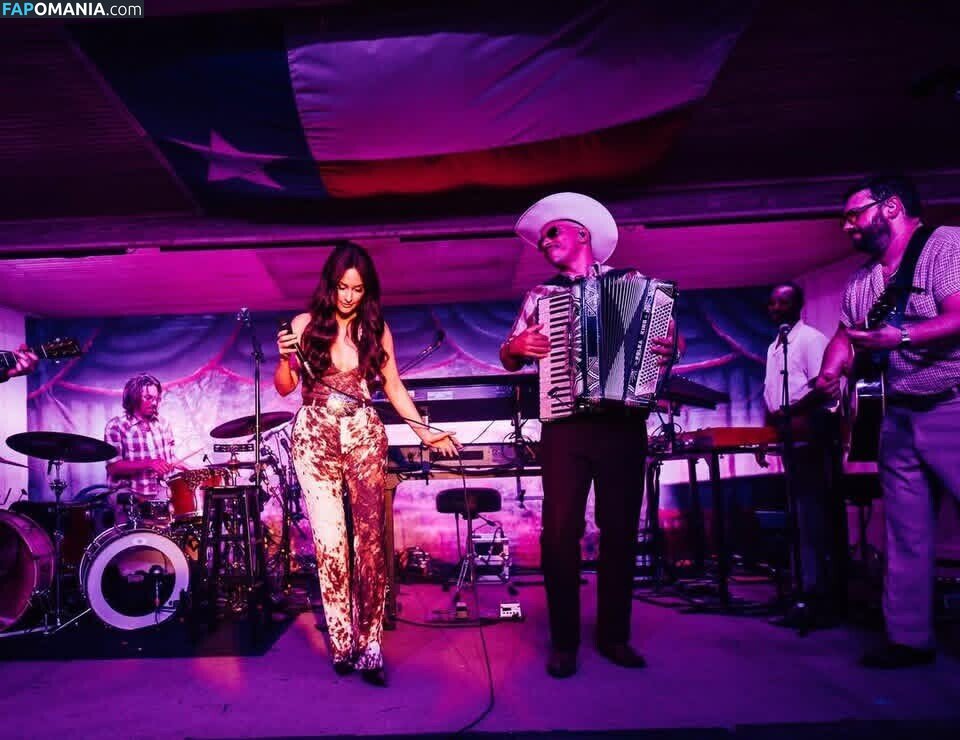 Kacey Musgraves / heavenlyyhazel / spaceykacey Nude OnlyFans  Leaked Photo #35