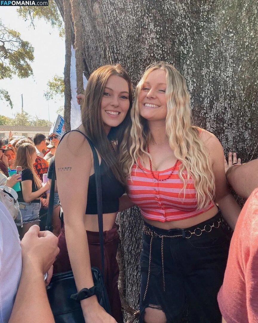 Kacie J / https: / kaci.jay / kaciejames Nude OnlyFans  Leaked Photo #1