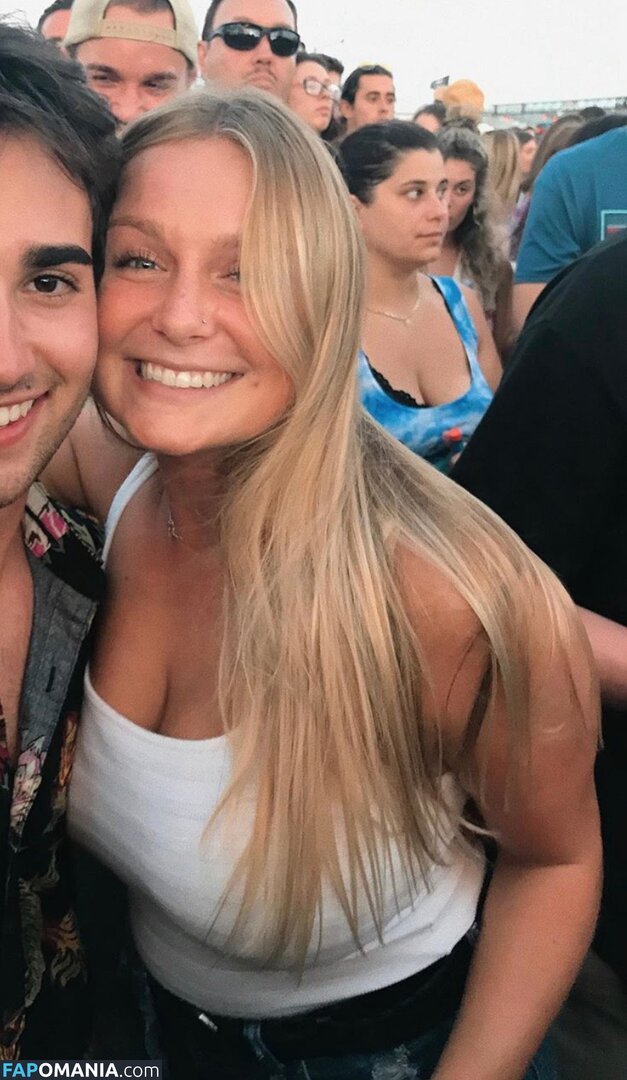 Kacie J / https: / kaci.jay / kaciejames Nude OnlyFans  Leaked Photo #7