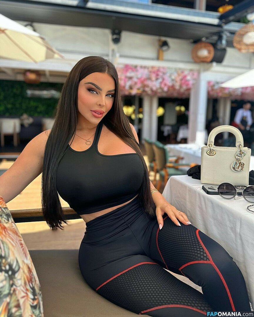 Kahina Sbauty / kahina_sbeauty Nude OnlyFans  Leaked Photo #2