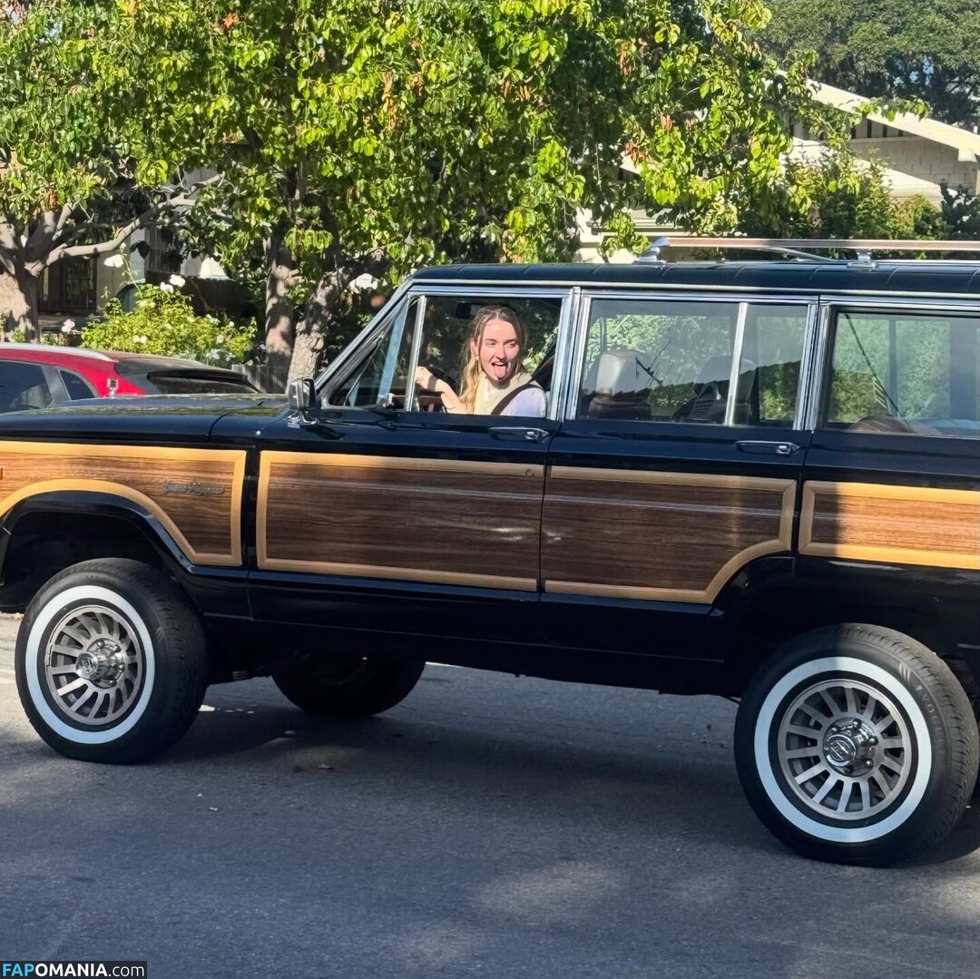 Kaitlyn Dever / KaitlynDever Nude OnlyFans  Leaked Photo #210