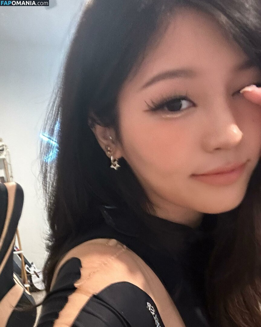 Aikuros / Hyoon / Kang Hee Yoon / floaromaa Nude OnlyFans  Leaked Photo #1