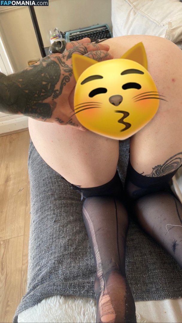 Kara Moon / karamoondesign Nude OnlyFans  Leaked Photo #2