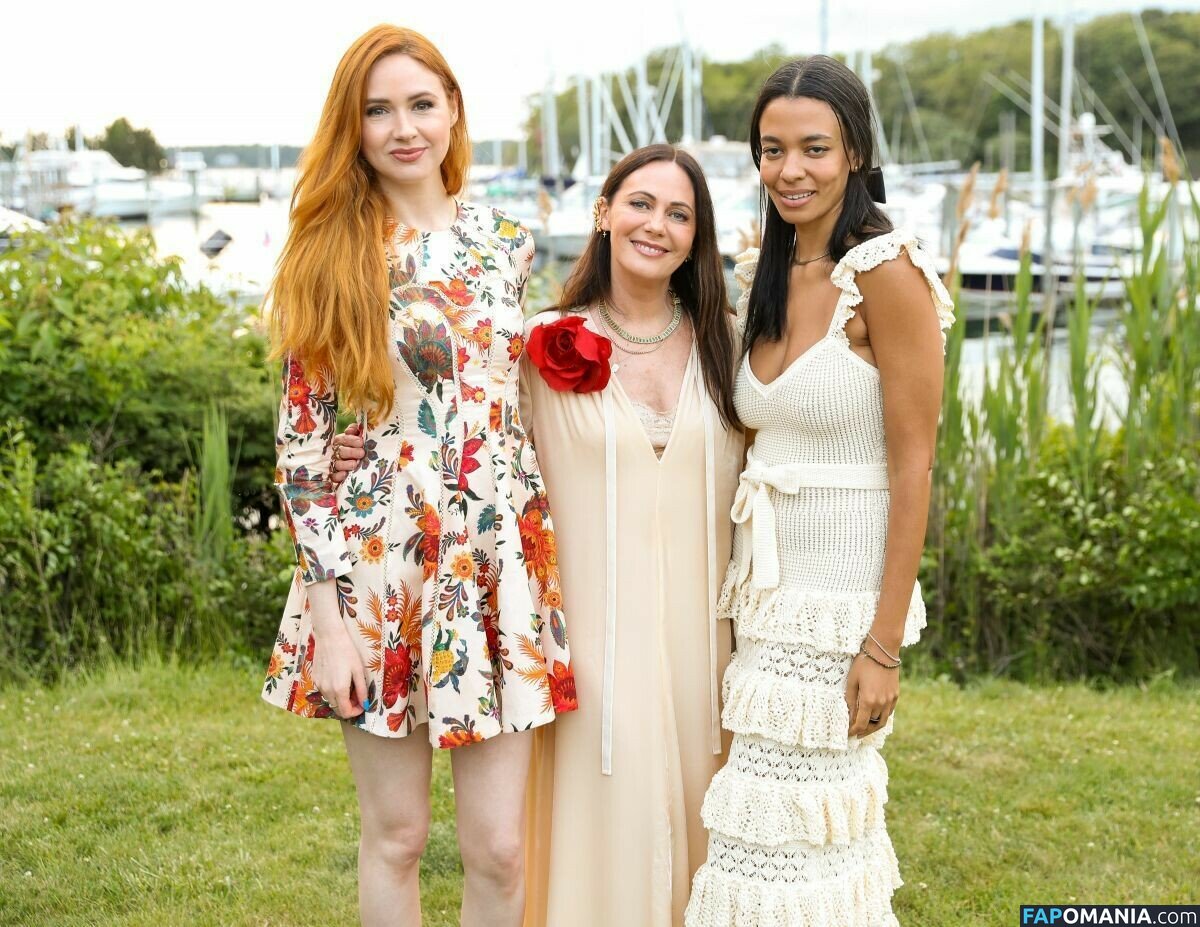 Karen Gillan / karengillan Nude OnlyFans  Leaked Photo #5