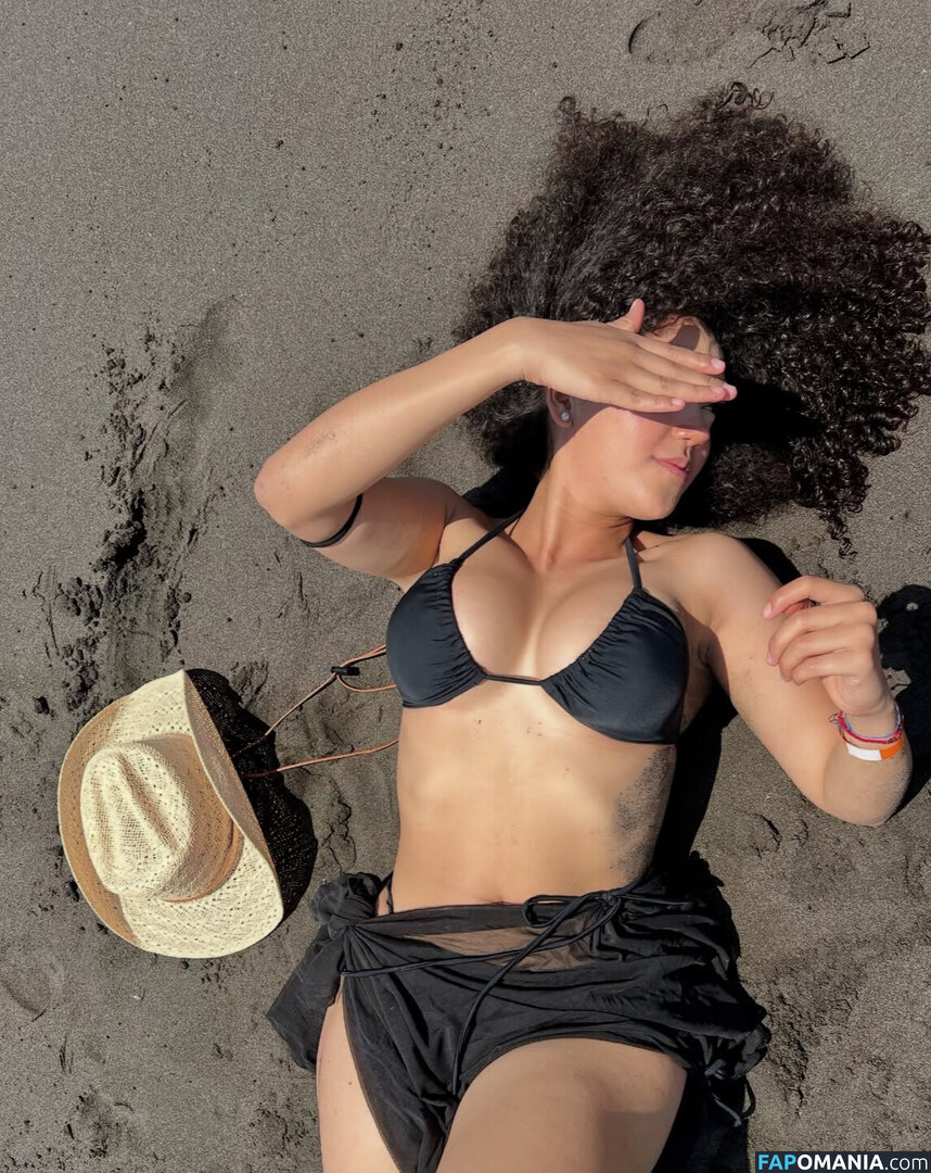 Karla Alessandra / Ksscurl Nude OnlyFans  Leaked Photo #5