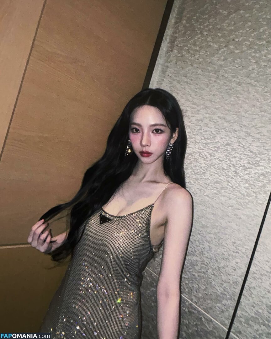 Karina / aespa / karinamasfina / katarinabluu Nude OnlyFans  Leaked Photo #33