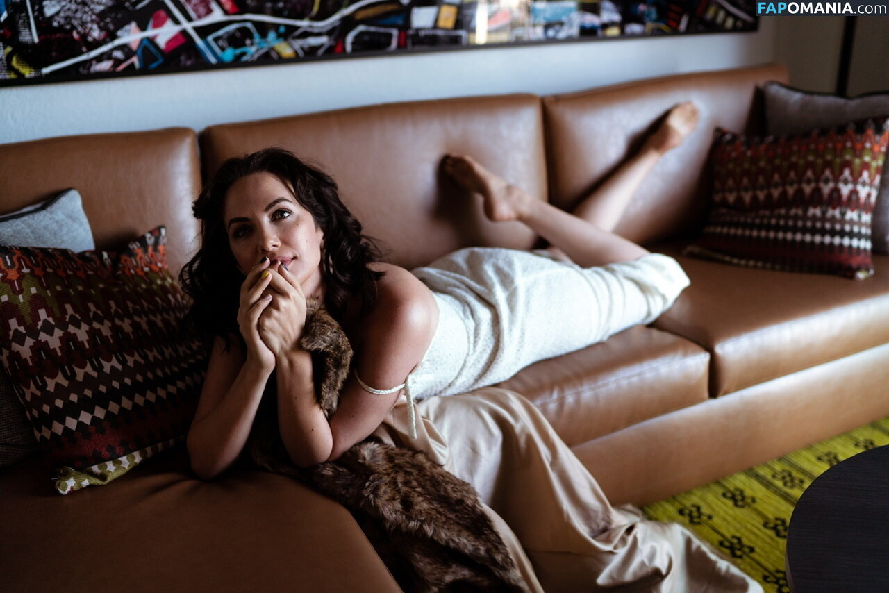 Kate Siegel Nude OnlyFans  Leaked Photo #5