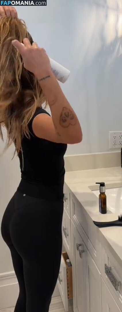 Katie Dillenbeck / katievsaliens Nude OnlyFans  Leaked Photo #10