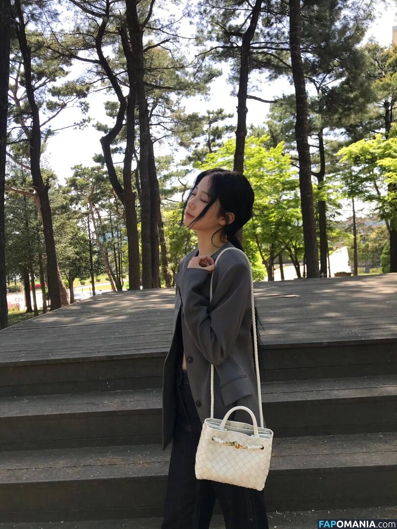 Kazuha Nakamura 中村 一葉 / LESSERAFIM / zuhazana Nude OnlyFans  Leaked Photo #1