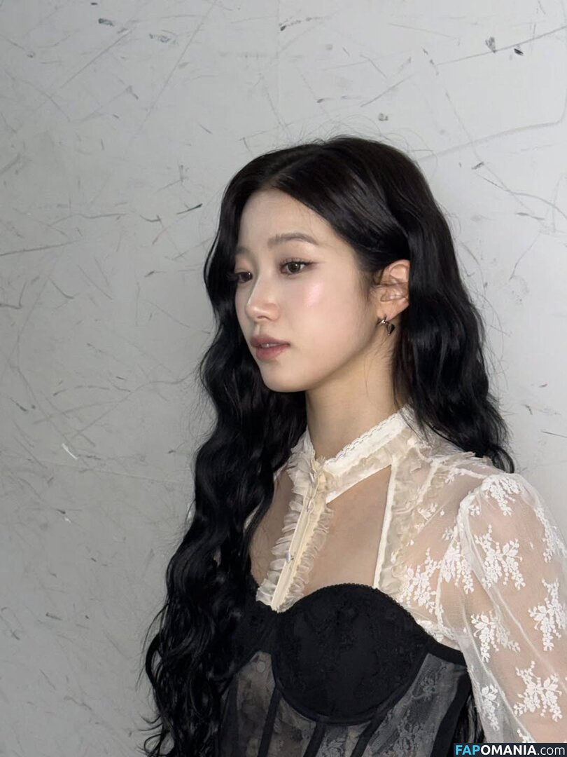 Kazuha Nakamura 中村 一葉 / LESSERAFIM / zuhazana Nude OnlyFans  Leaked Photo #26