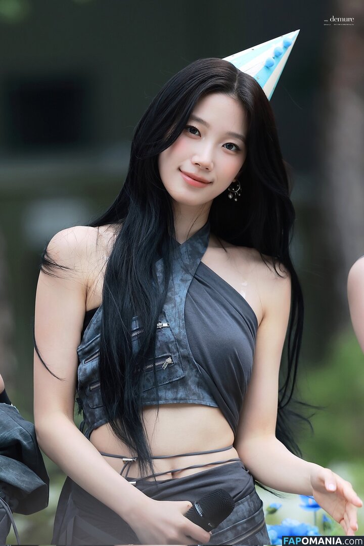 Kazuha Nakamura 中村 一葉 / LESSERAFIM / zuhazana Nude OnlyFans  Leaked Photo #37