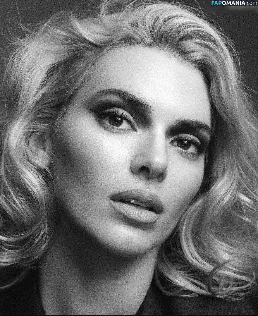 Kendall Jenner / https: / kendalljenner Nude OnlyFans  Leaked Photo #49