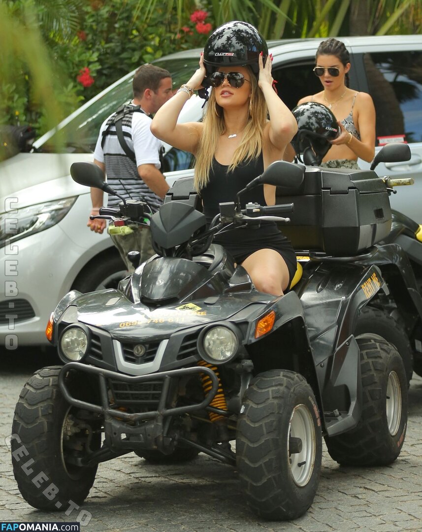 Kendall Jenner / https: / kendalljenner Nude OnlyFans  Leaked Photo #84