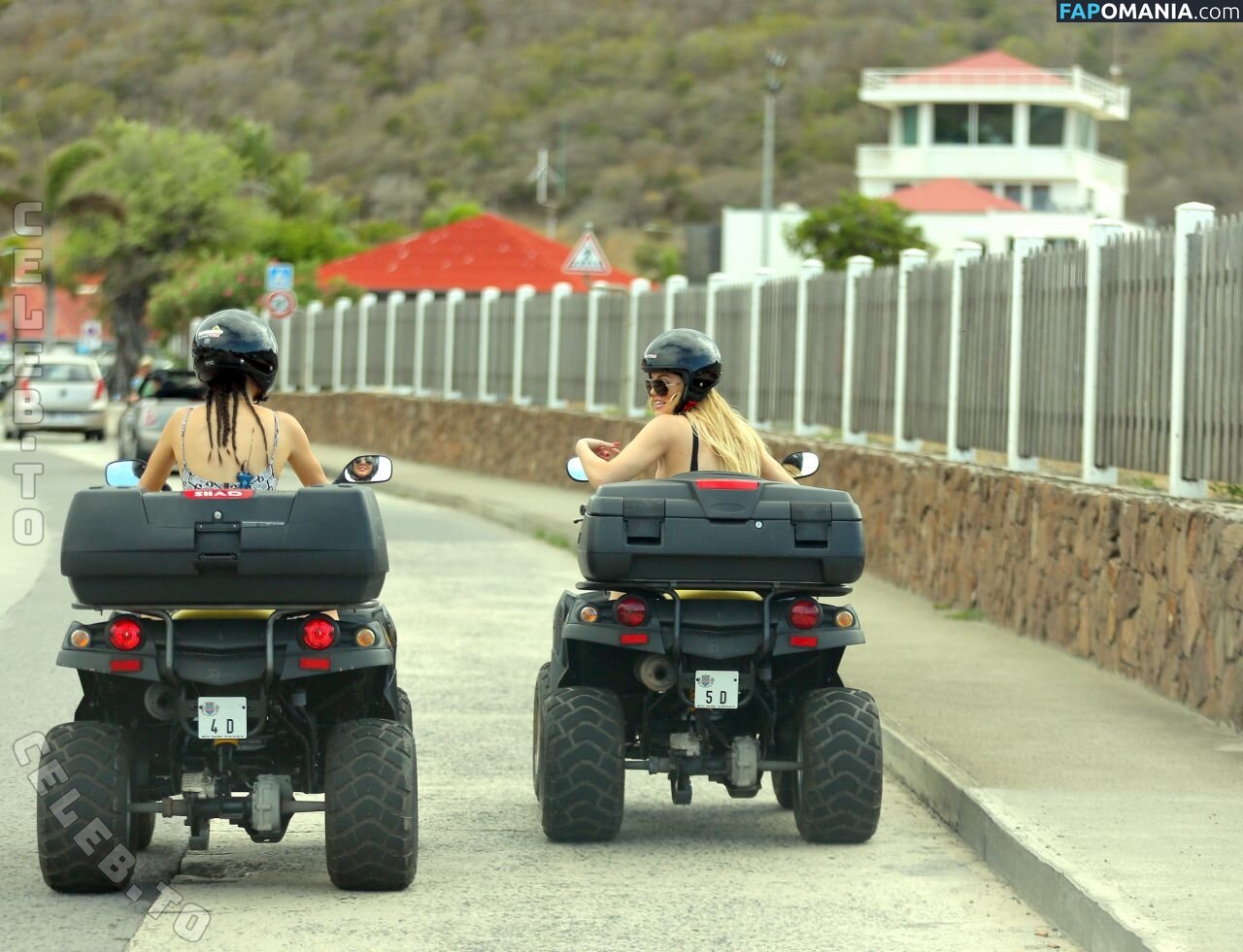 Kendall Jenner / https: / kendalljenner Nude OnlyFans  Leaked Photo #91