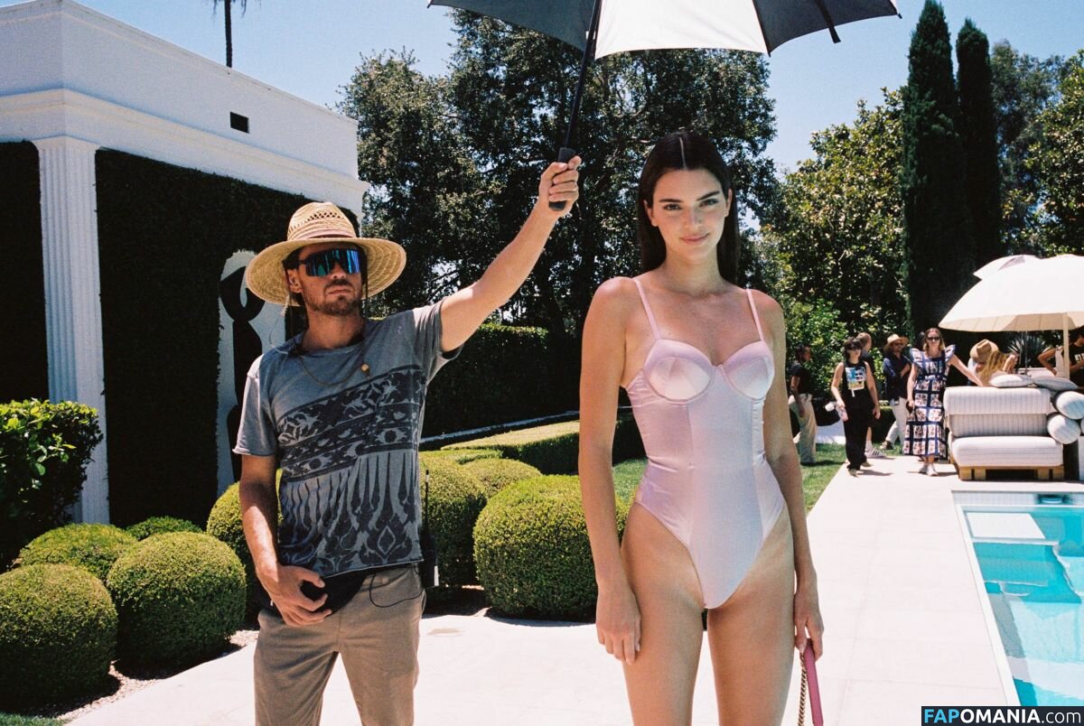 Kendall Jenner / KendallJenner Nude OnlyFans  Leaked Photo #560