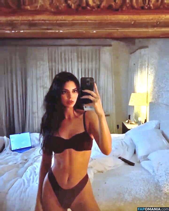 Kendall Jenner / KendallJenner Nude OnlyFans  Leaked Photo #656