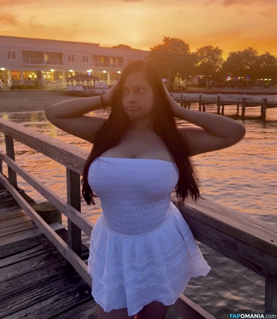 Kerenmorales677 / keren_.moralesss Nude OnlyFans  Leaked Photo #2