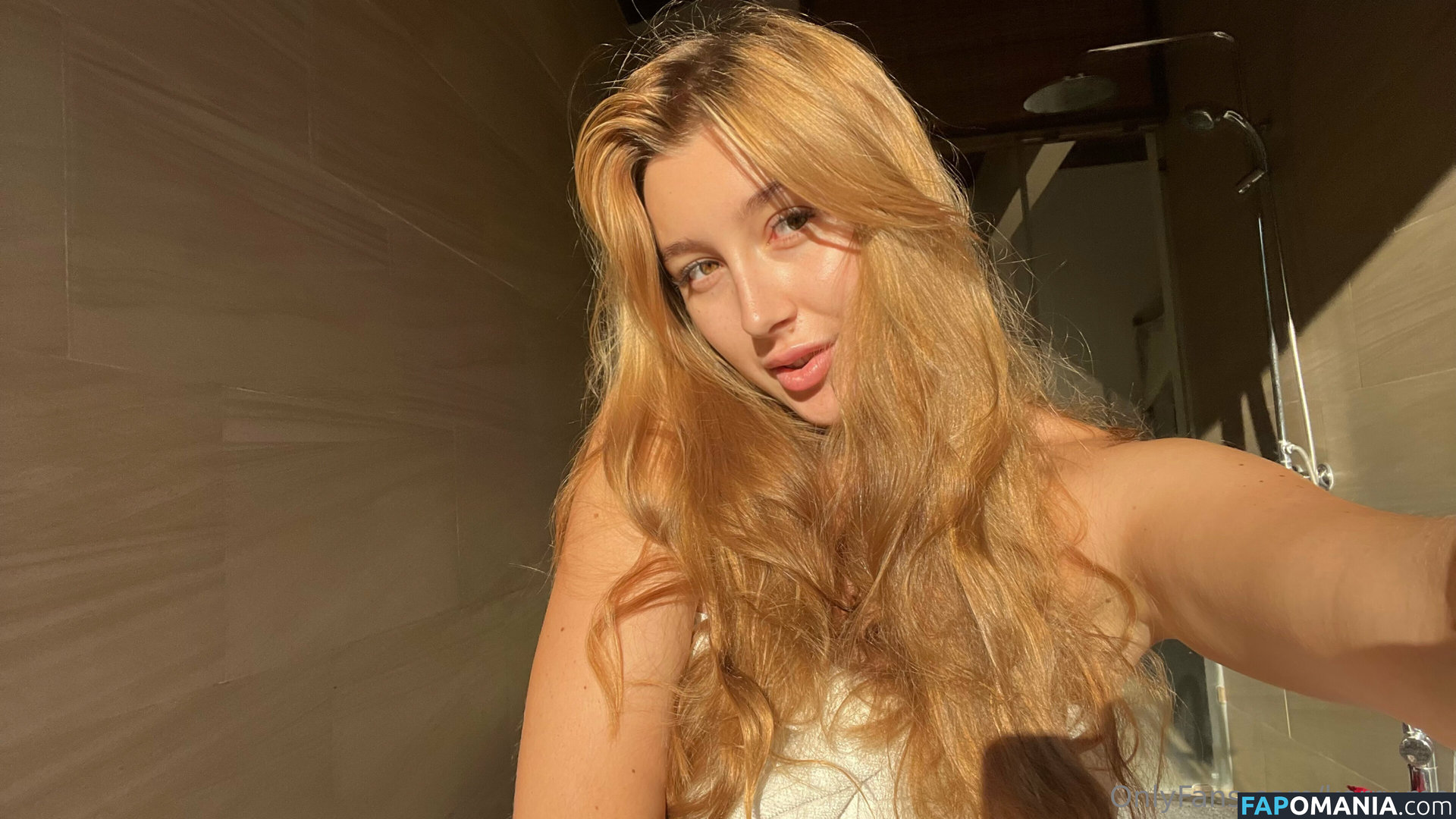 kerry.me / me.kerry Nude OnlyFans  Leaked Photo #2