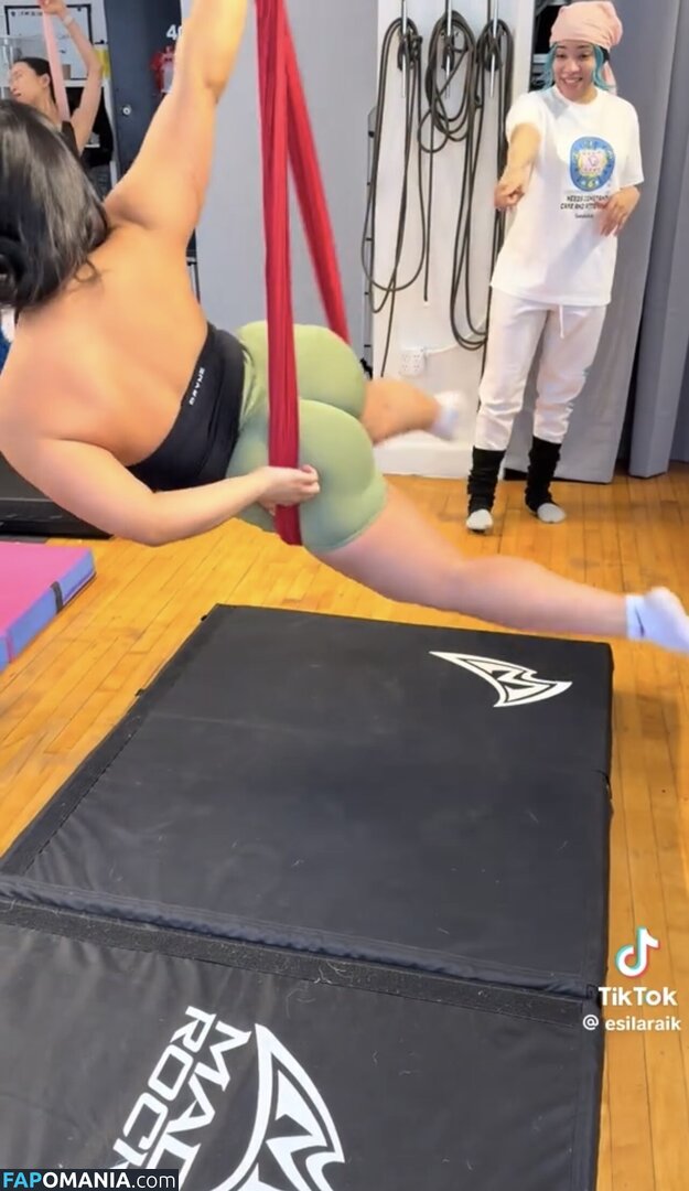 Kiaralise Nude OnlyFans  Leaked Photo #2