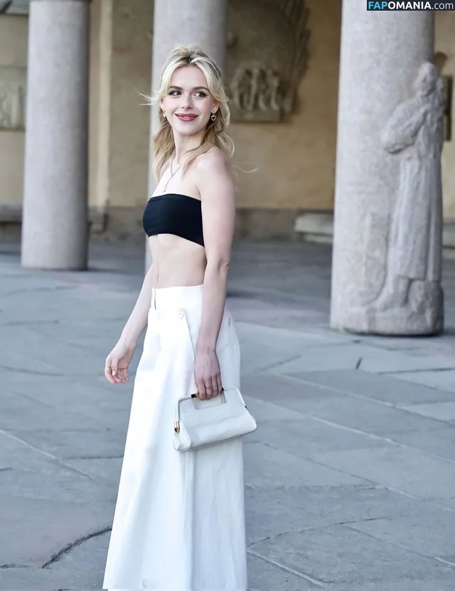 AdventuresSabrina / Kiernan Shipka / kiernanshipka Nude OnlyFans  Leaked Photo #92