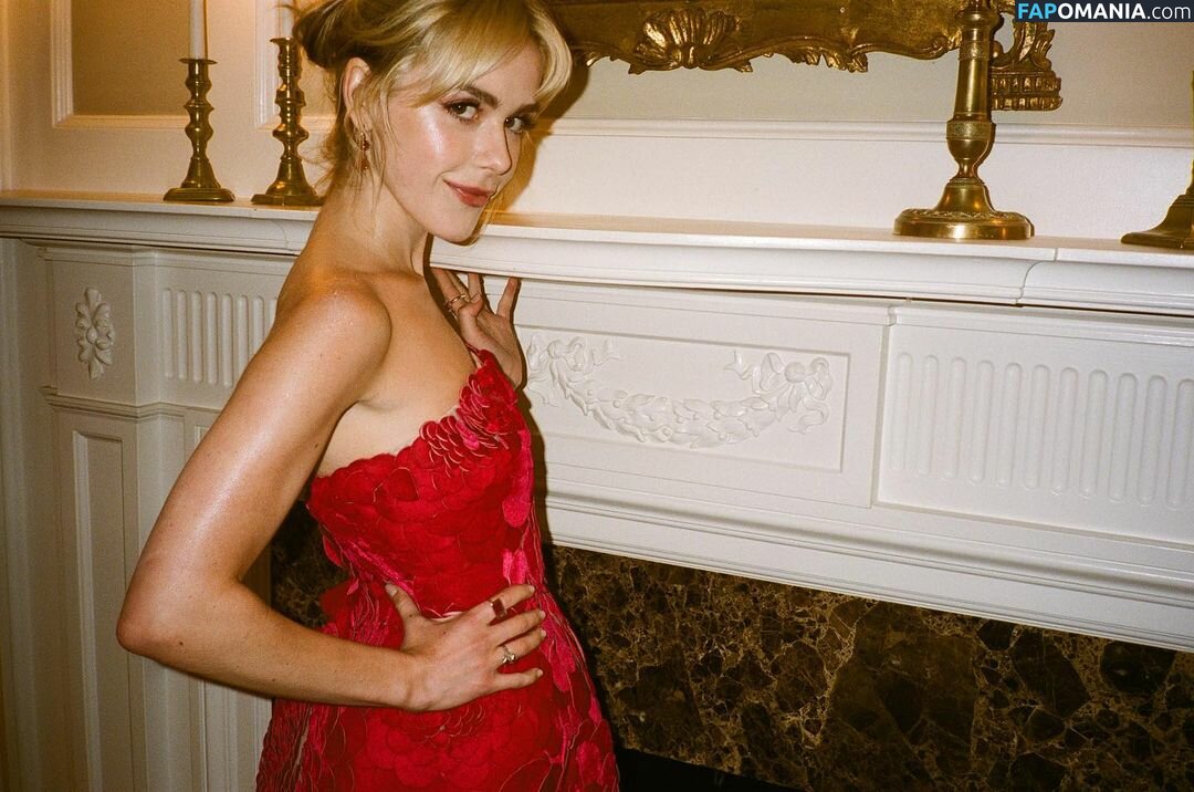 AdventuresSabrina / Kiernan Shipka / kiernanshipka Nude OnlyFans  Leaked Photo #879