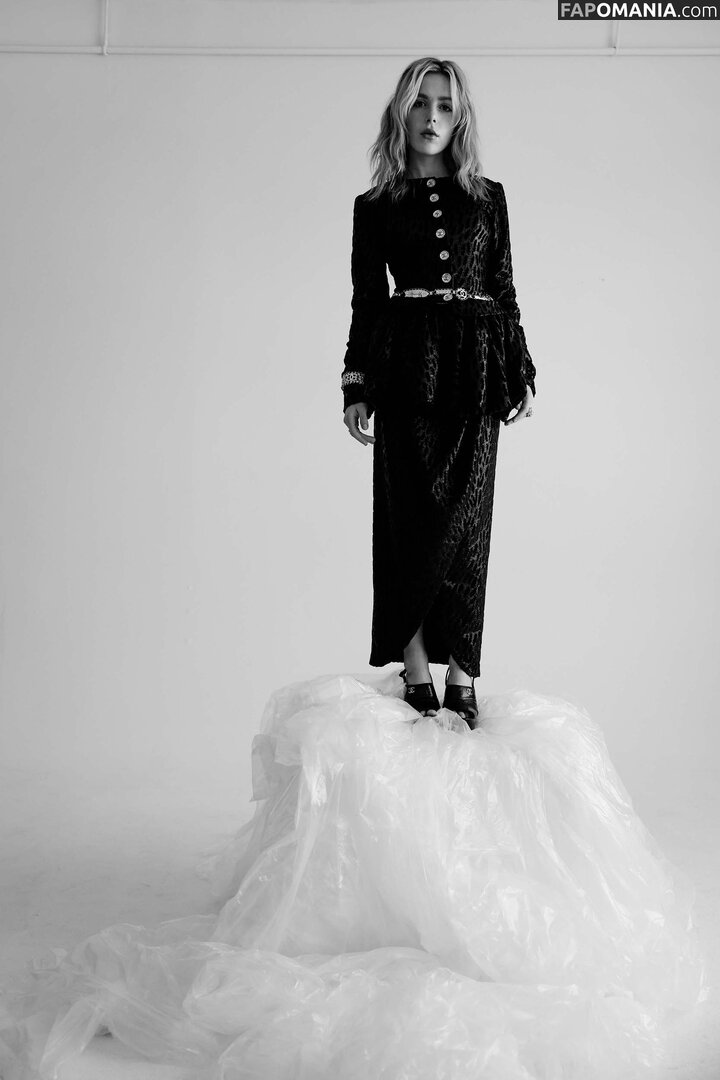 AdventuresSabrina / Kiernan Shipka / kiernanshipka Nude OnlyFans  Leaked Photo #1530