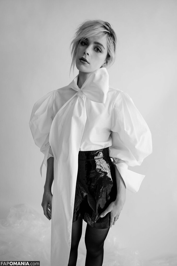 AdventuresSabrina / Kiernan Shipka / kiernanshipka Nude OnlyFans  Leaked Photo #1534