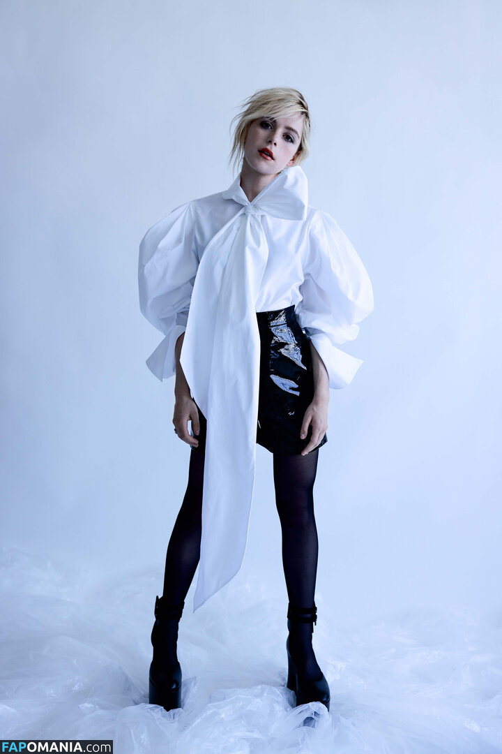 AdventuresSabrina / Kiernan Shipka / kiernanshipka Nude OnlyFans  Leaked Photo #1535