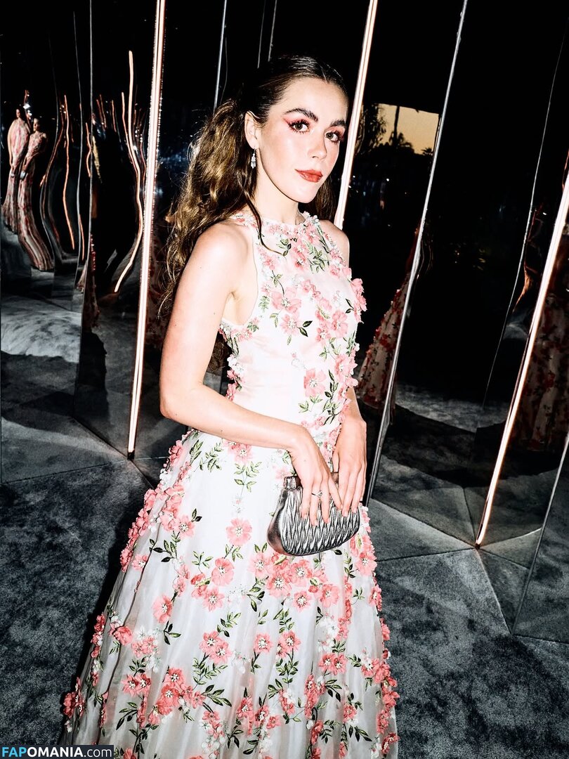 AdventuresSabrina / Kiernan Shipka / kiernanshipka Nude OnlyFans  Leaked Photo #1564