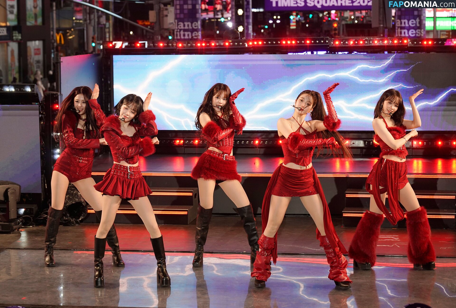 Kim Chaewon / _chaechae_1 / 김채원 Le Sserafim Nude OnlyFans  Leaked Photo #39