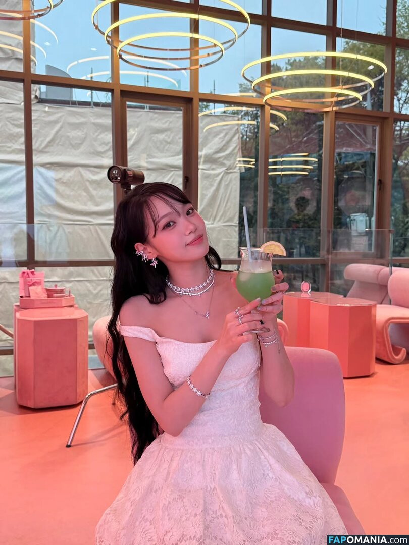 Kim Chaewon / _chaechae_1 / 김채원 Le Sserafim Nude OnlyFans  Leaked Photo #42