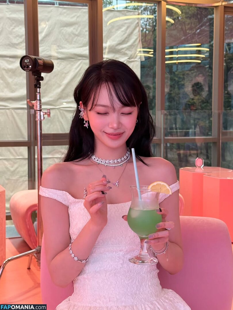 Kim Chaewon / _chaechae_1 / 김채원 Le Sserafim Nude OnlyFans  Leaked Photo #49