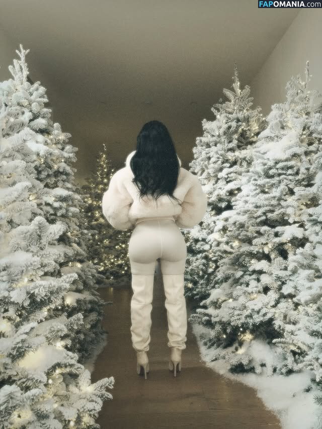 Kim Kardashian / kimkadarshian / kimkardashian Nude OnlyFans  Leaked Photo #68