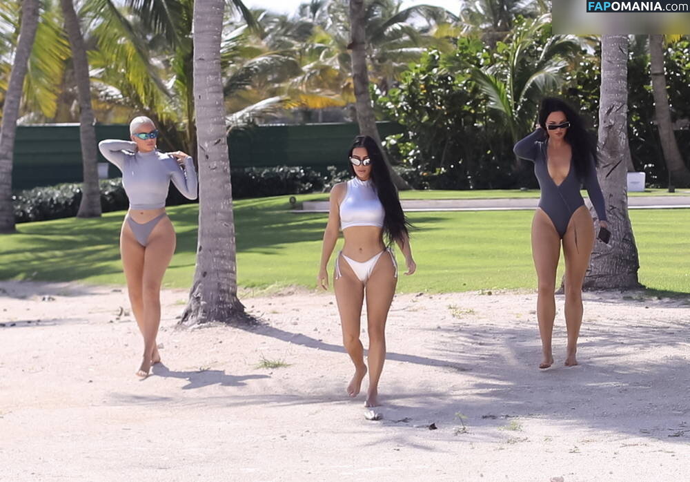 Kim Kardashian / kimkadarshian / kimkardashian Nude OnlyFans  Leaked Photo #90