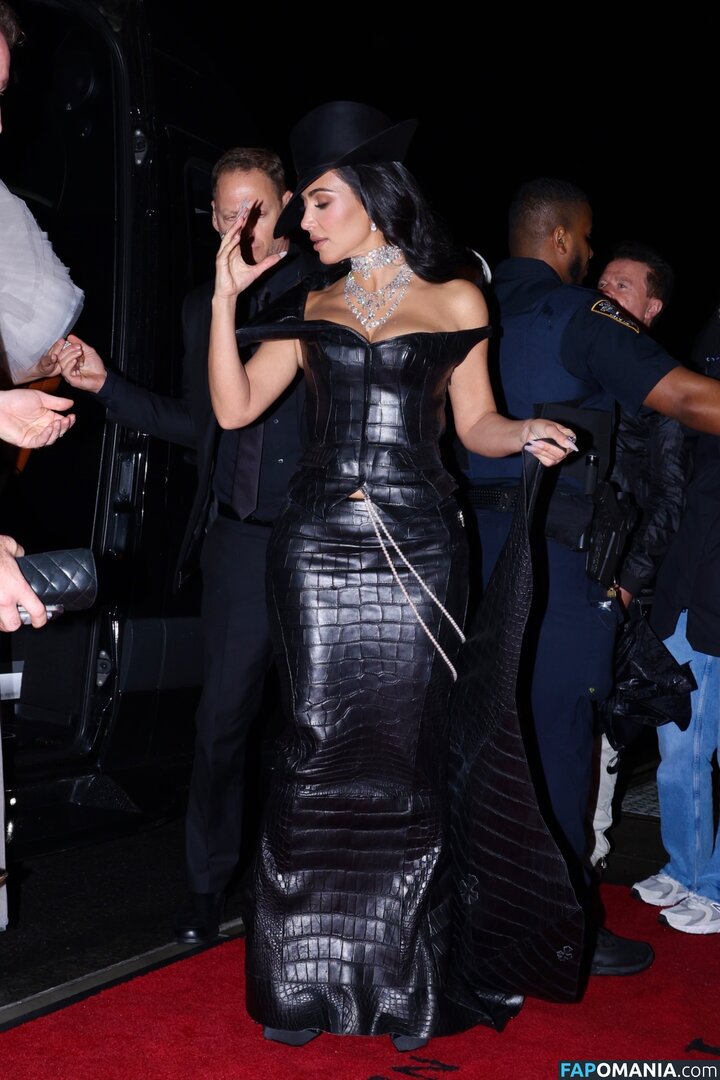 Kim Kardashian / kimkadarshian / kimkardashian Nude OnlyFans  Leaked Photo #105